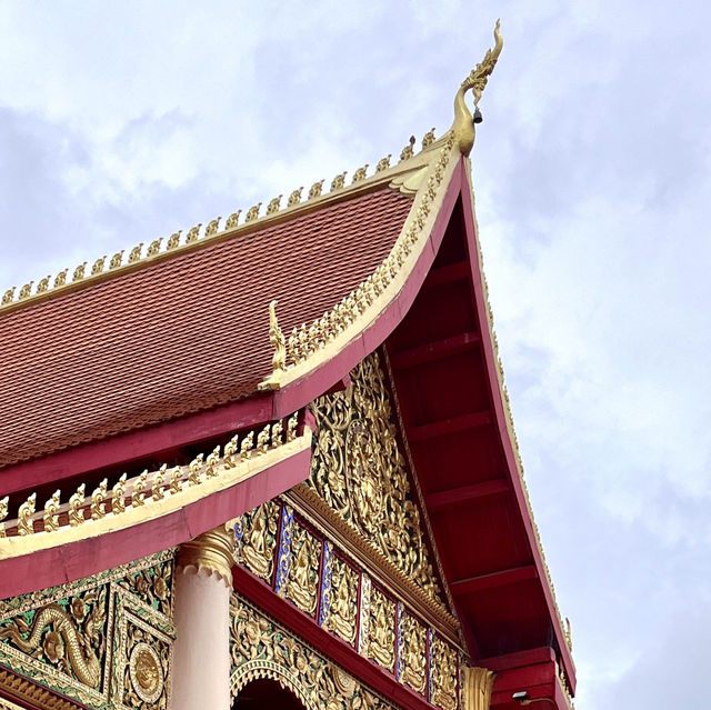 🕌 Exploring the Tranquil Wat Ong Teu in Vientiane, Laos! ✨