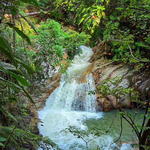 🇲🇾 Escape to Paradise: Sungai Chiling Waterfall Awaits