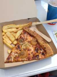 ร้านพิซซ่าใน USJ : Louie's N.Y. Pizza Parlor