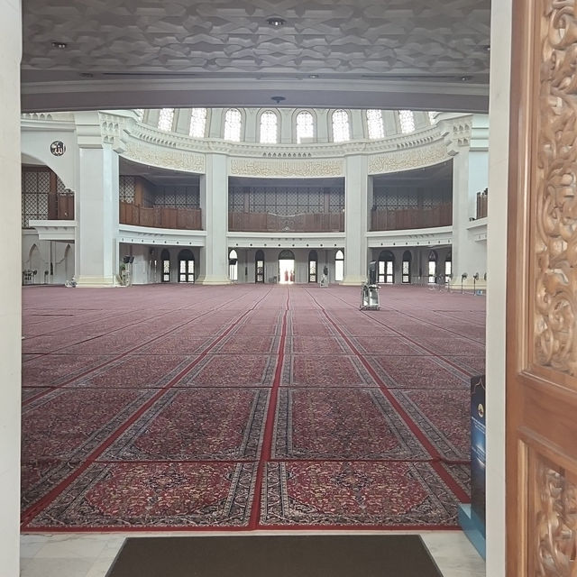 *"Tranquil Beauty of Masjid Wilayah Persekutuan: A Hidden Gem in the Heart of Kuala Lumpur"*