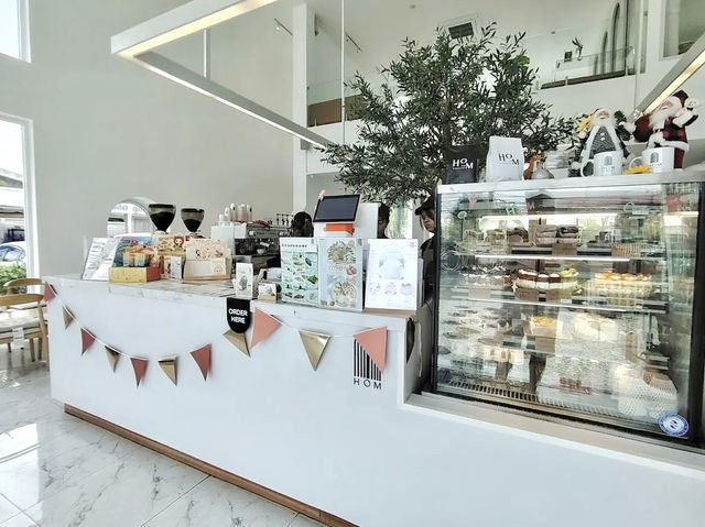 Hom cafe and restaurant คาเฟ่เปิดใหม่ปากน้ำ