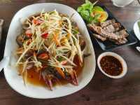 “ครัวปีกไม้” ร้านอาหารถนนศรีนครินทร์
