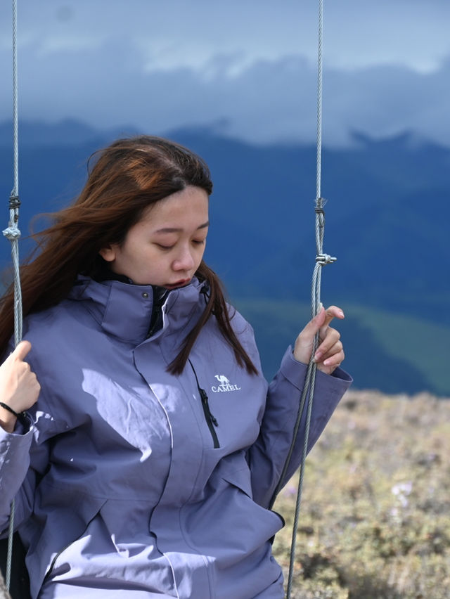 🇨🇳 Nature’s Embrace: A Close Encounter in Kangding
