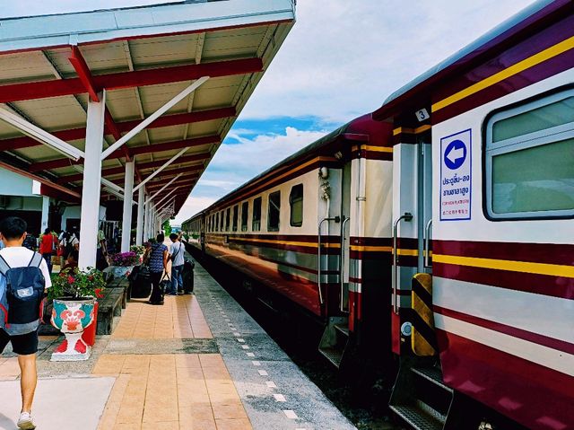 芭提雅回曼谷只需要花31泰銖就能來次鐵路🛤️火車旅行