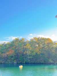 【福島】紅葉とエメラルドグリーンのコントラストが絶景