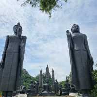 ไหว้พระชมพระพุทธรูปหินลาวา ที่วัดถ้ำกระบอก