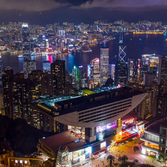 香港旅遊之全球三大夜景～山頂纜車