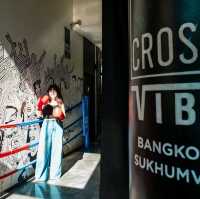 โรงแรมกรุงเทพฟีลดีที่ Cross Vibe Bangkok Sukhumvit