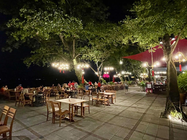 【タイ・プーケット】海沿いのシーフード専門店Kan Eang at Pier