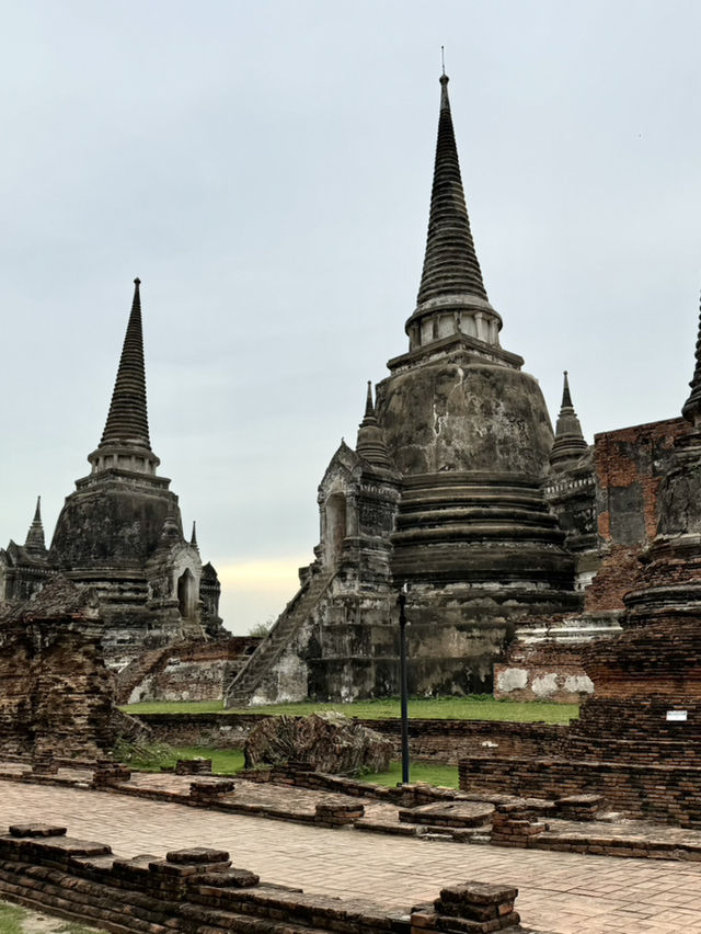 Wat Phra Si Sanphet: A Serene Evening at Ayutthaya's Iconic Temple