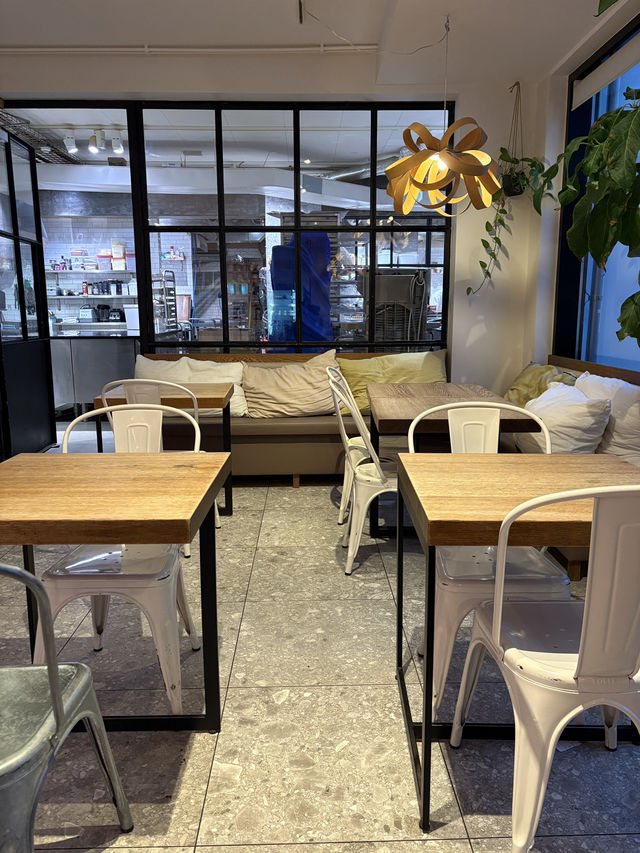 아이슬란드에서 북유럽 카페 감성 만끽하기 좋은 ‘sandholt'☕️🥖