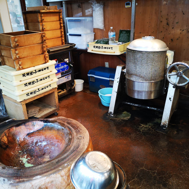 I Come To Nara To See Mochi Experts!