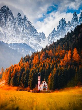 A Road Trip Through the Dolomites