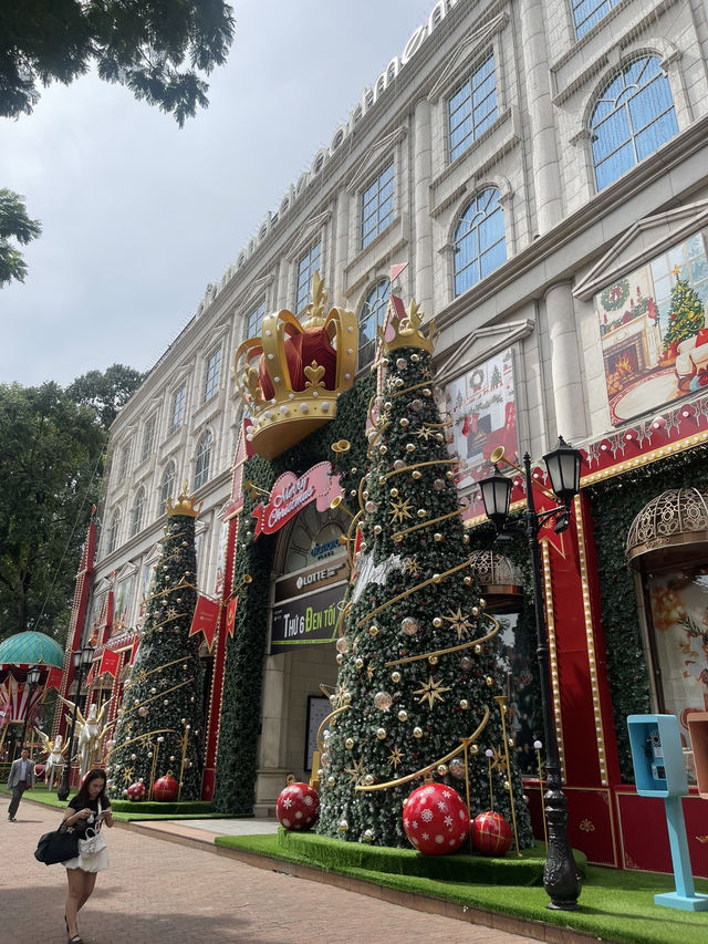🎄ดูไฟต้นคริสต์มาสที่โฮจิมินห์ | DIAMOND PLAZA