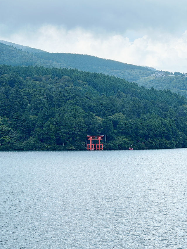 箱根人氣景點 -  箱根神社 水中鳥居⛩️