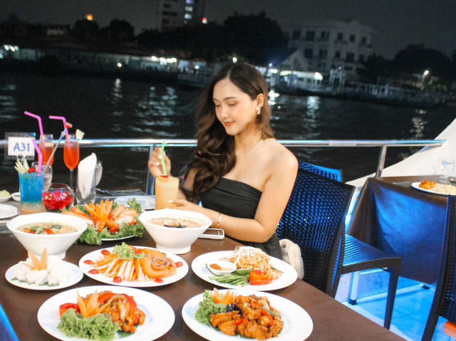  #บุฟเฟ่ต์ UNICORN CRUISE 🦐 🦪  ยามค่ำคืน