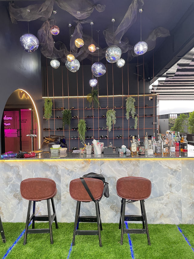 Moose Rooftop Bar รูฟทอฟสวย ชมวิวดอยสุเทพ