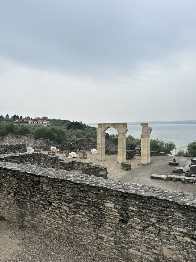 1세기 로마귀족의 별장, 그로테 디 카툴로(Grotte di Catullo) 🍃