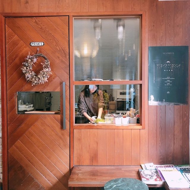 nice looking cafe
