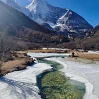 Blue ice bubble hot spring