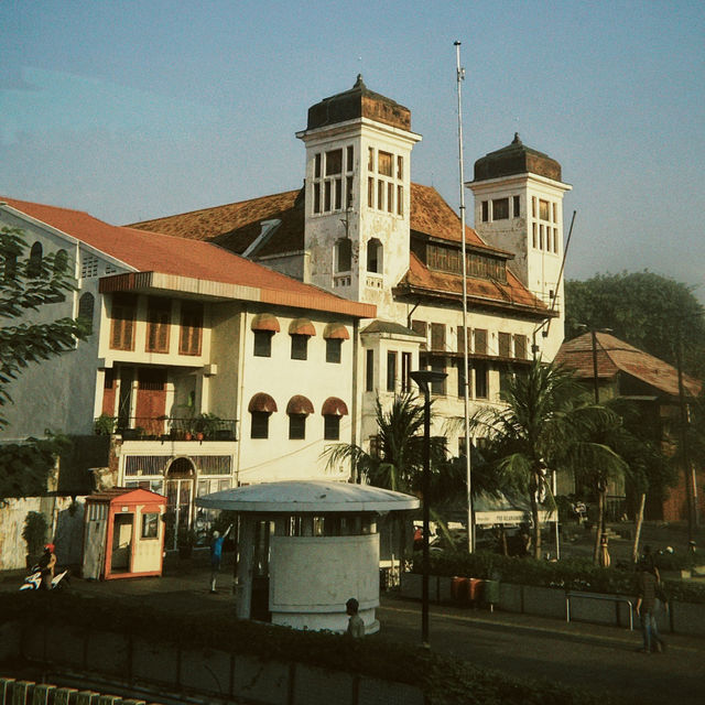 Batavia Harbour: Where History Sails