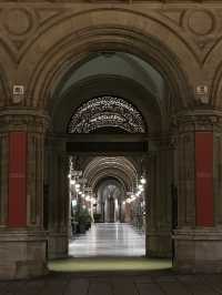 Experience the Magic of Vienna by Night