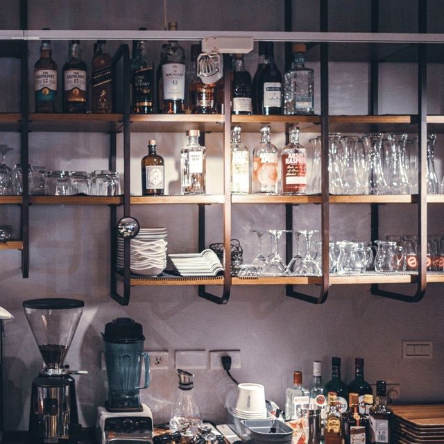 아늑하고 차분한 분위기의 바bar