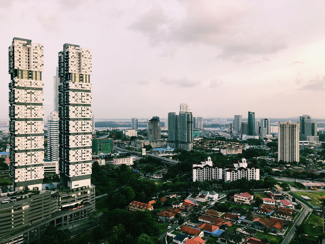 A Stylish Stay at Pinnacle Tower JB! 🏙✨