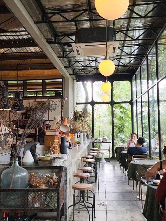 📍Rowan & Parsley