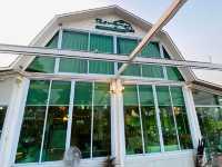 โรงนาคาเฟ่