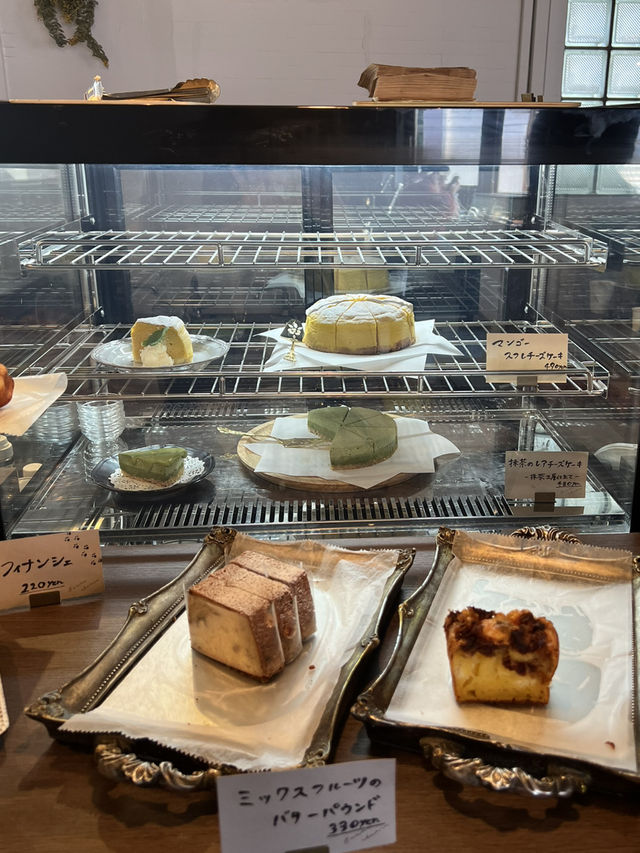 COFFEE & BAKE achoo！: A Cozy Café in Asagaya with a Delicious Matcha Cheesecake