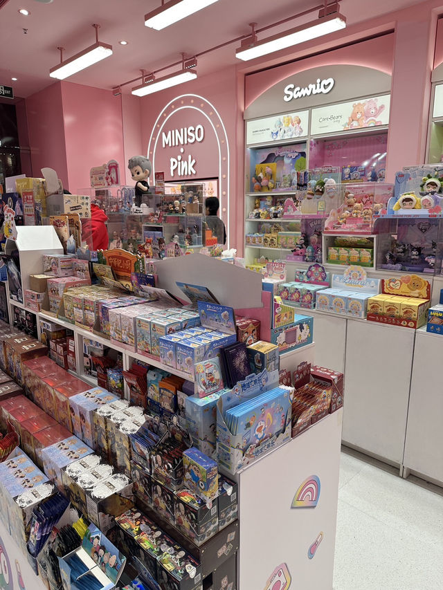 Miniso ที่จีน 🇨🇳 ใหญ่สุดอะไรสุด! 🛍️✨