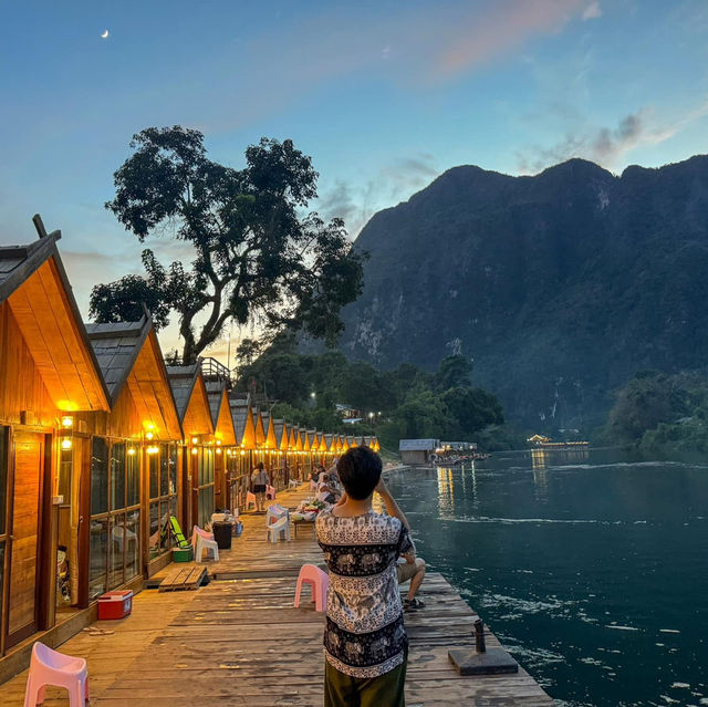 นอนเรือนแพคนละ 450 บาท บรรยากาศชิลสุดๆ 🇱🇦💦