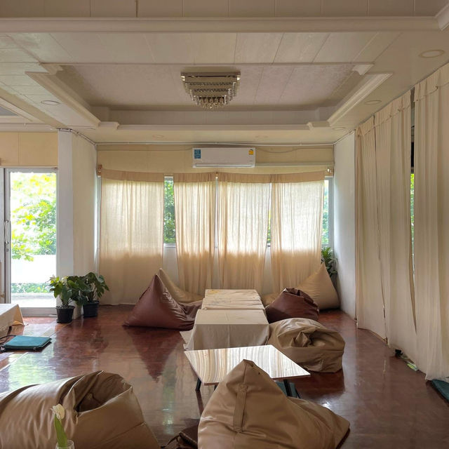  บ้านเพื่อน คาเฟ่ :Art Space