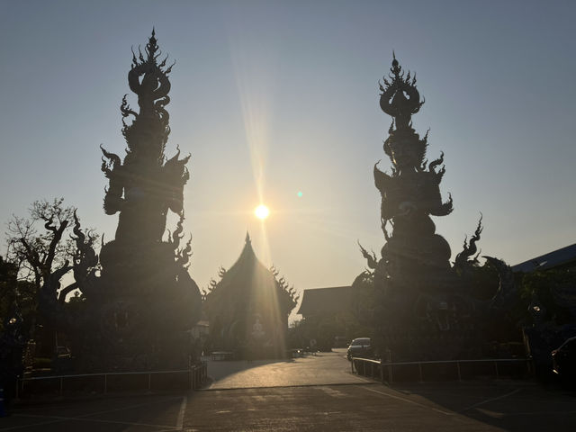 泰國🇹🇭清萊藍廟神聖壯麗 必吃藍色冰淇淋