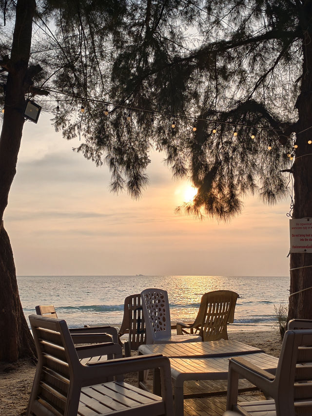 🌴 หาดนางรอง สถานที่ซ่อนเร้นสวรรค์ของทะเลระยอง!