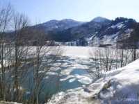 【新潟県】ここでしか見られない！山の流氷「破間川の雪流れ」