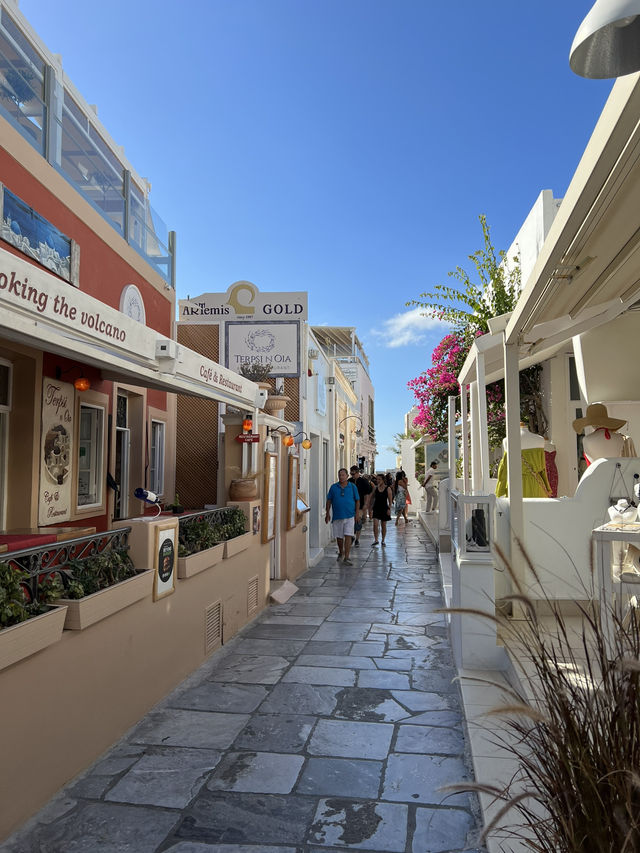 Spring Trip to Santorini: Exploring Oia💐