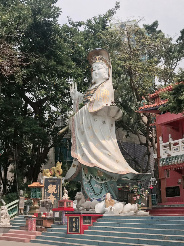Temple by the sea 