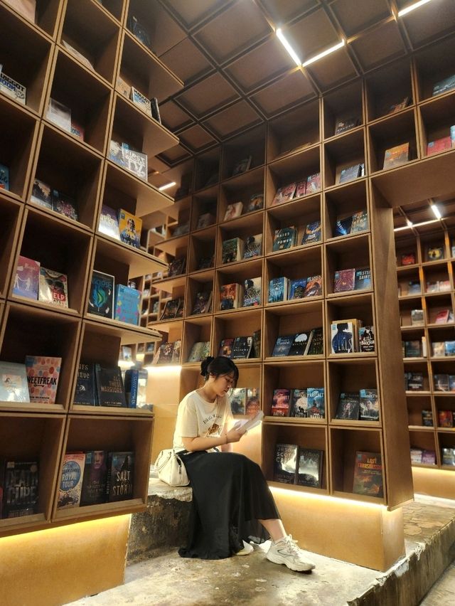 A Booklover’s Paradise: Inside BookXcess KL📚