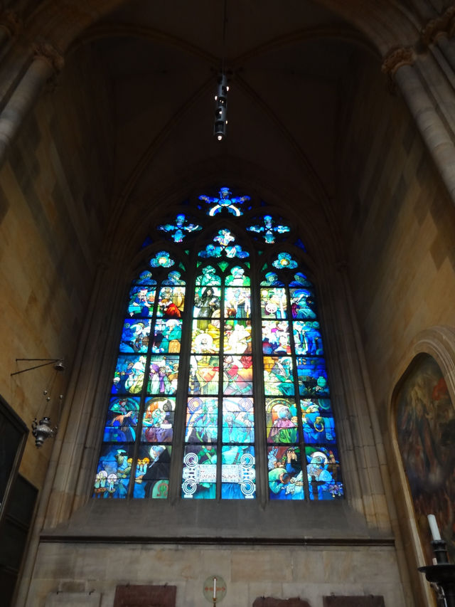 圧倒的スケールと光の芸術！聖ヴィート大聖堂で心ふるえた…⛪️✨🌈