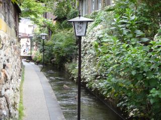 Explore Igawa Komichi and the surrounding streets!