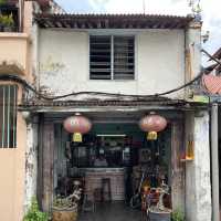 Durian Drama & Trishaw Beats: My Wild Weekend in Melaka 🍜🏰🐸