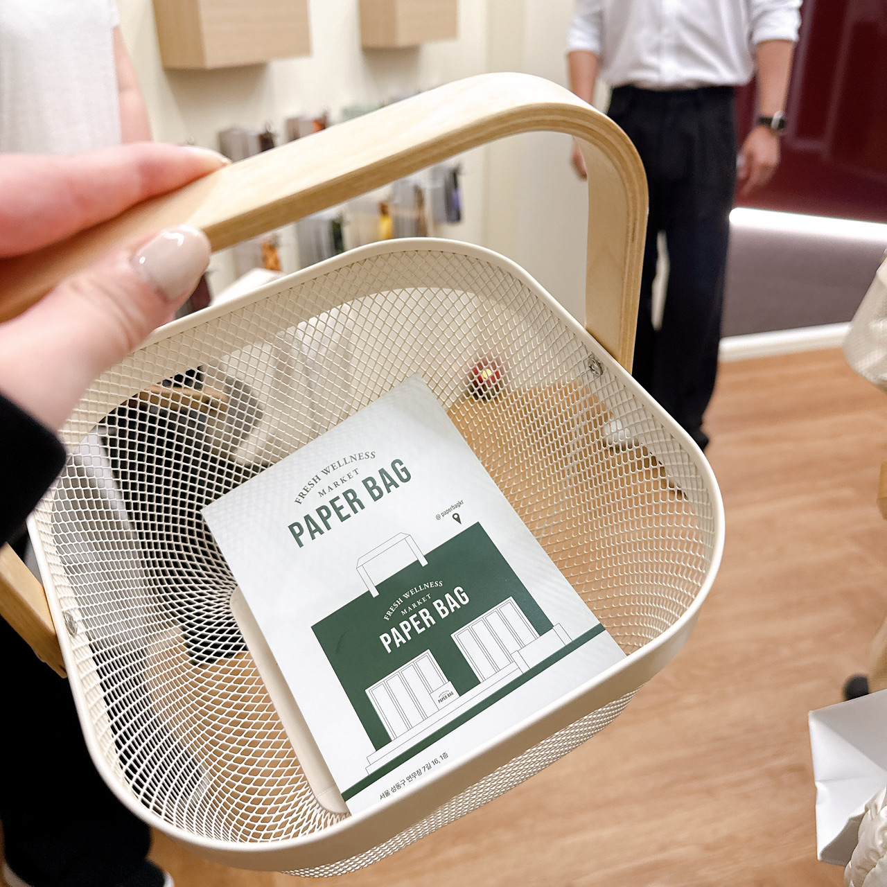 T×T 韓国 聖水POP UP スリングバッグ紙袋付 T×T 韓国 聖水POP UP スリングバッグ紙袋付 TXT TOGETHER 韓国