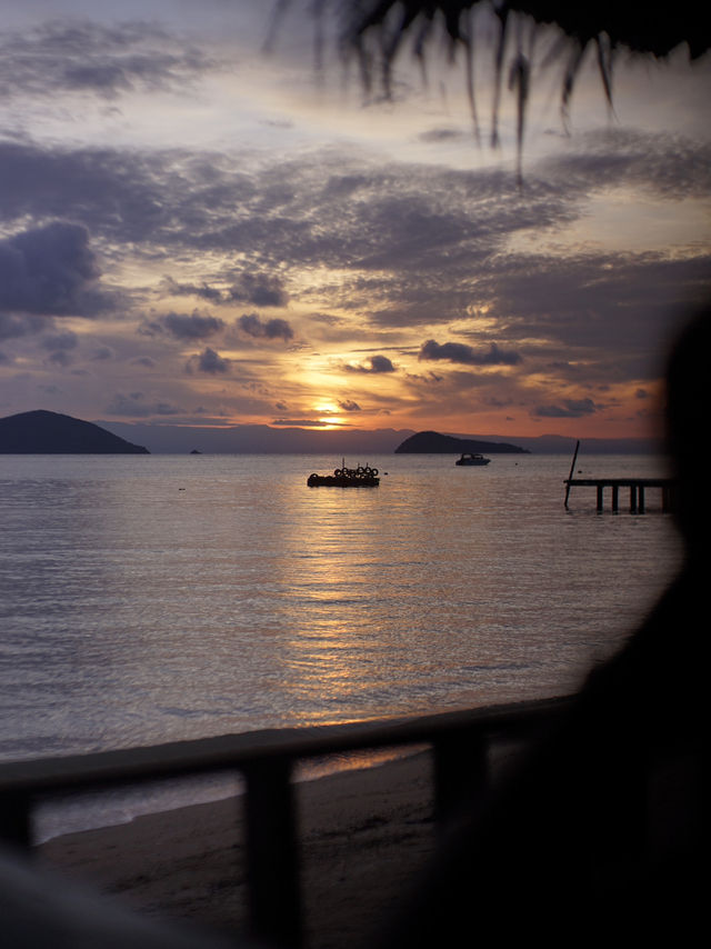 วิวสวยน้ำทะเลใส ที่ เกาะหวาย พาราไดซ์ จ.ตราด