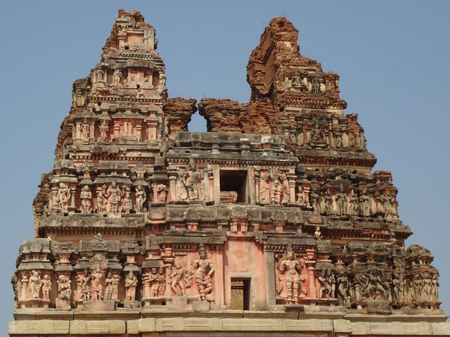 A historical tour in Hampi— UNESCO World Heritage 
