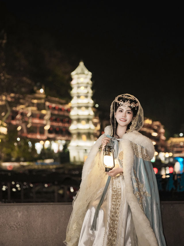 เที่ยวจีน Fenghuang เหมือนหลุดไปในยุทธภพ！