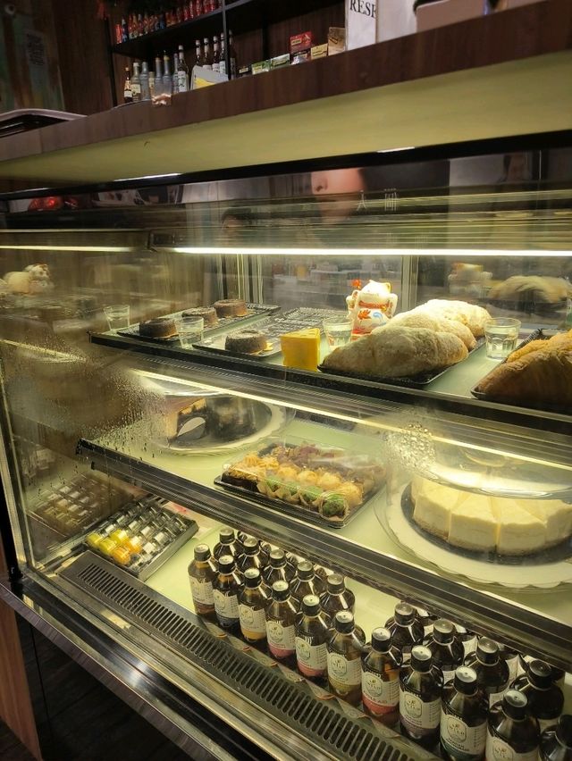 Hidden Cozy Corner in JB You’ll Love!