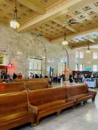 기차 여행의 낭만을 느낄 수 있는 포틀랜드 Union Station!