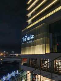 🌉 Lavalse Hotel Busan: Where City Lights Meet Ocean Sights 🌊✨